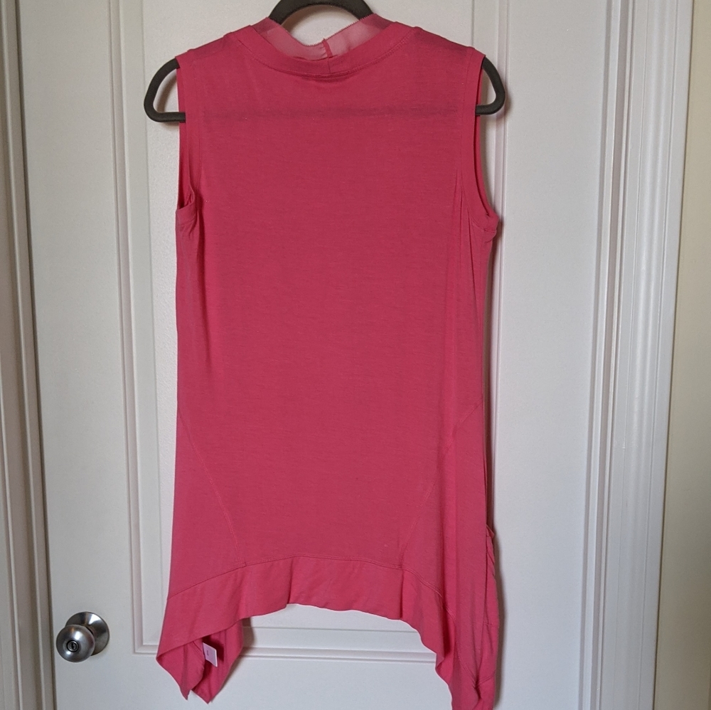 Pink vest by Logo - Picture 5 of 5